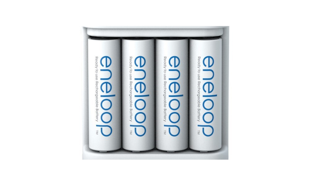 ŁADOWARKA PANASONIC SMARTPLUS + 4x AA ENELOOP 2000 mAh