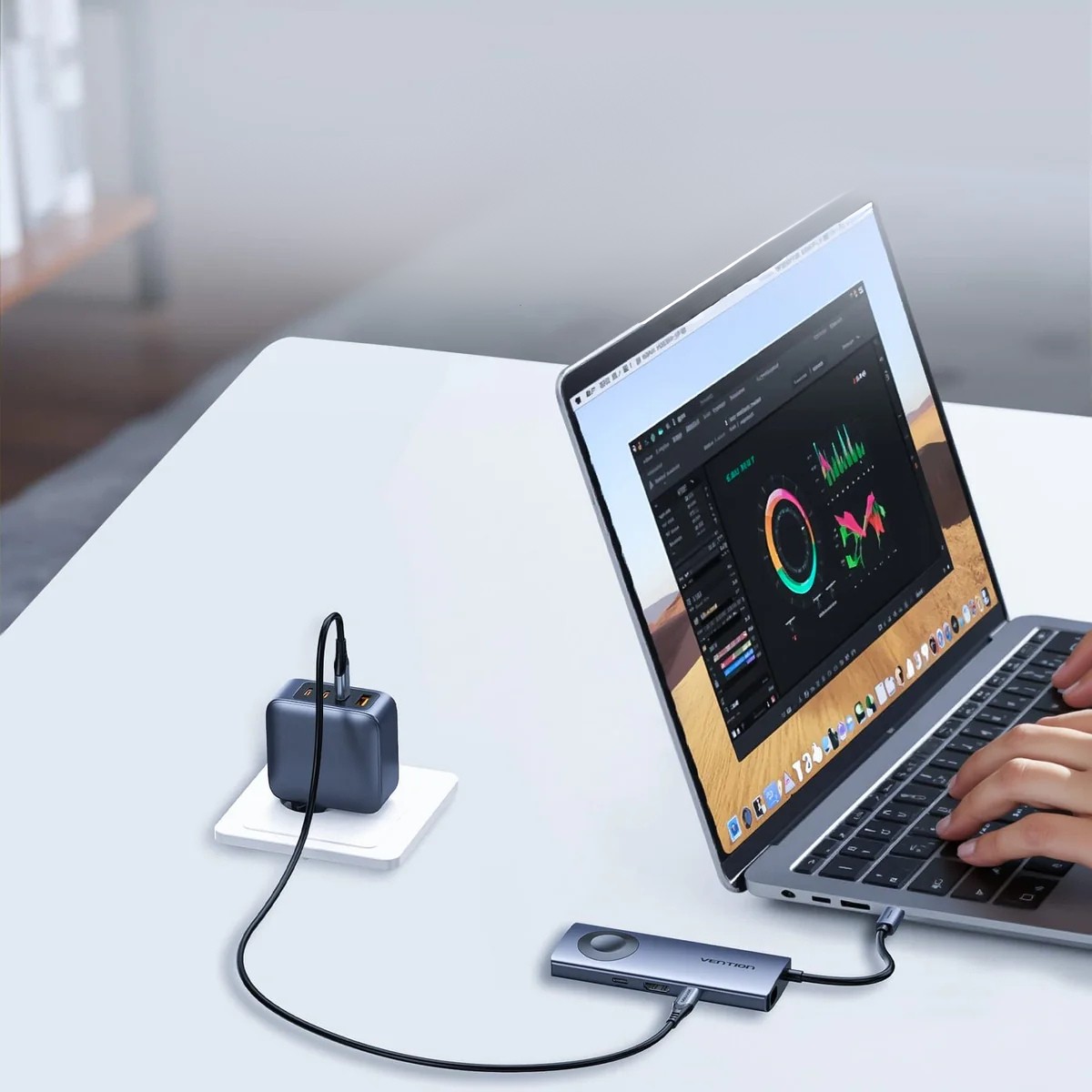 Stacja dokująca USB-C 6w1 Vention, 4K, 60Hz, 100W, PD z ładowaniem indukcyjnym